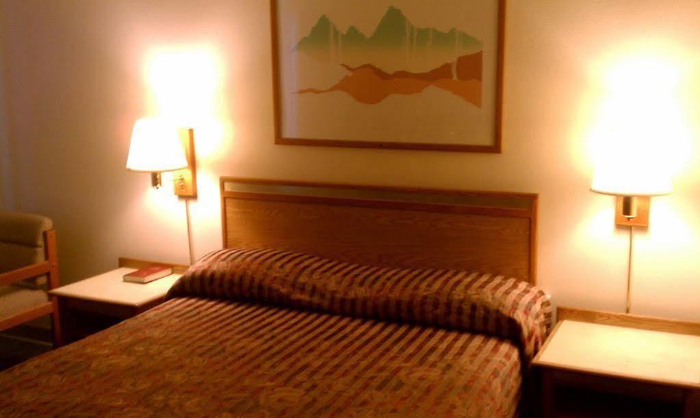 Colorado River Value Inn ブルヘッド・シティ エクステリア 写真